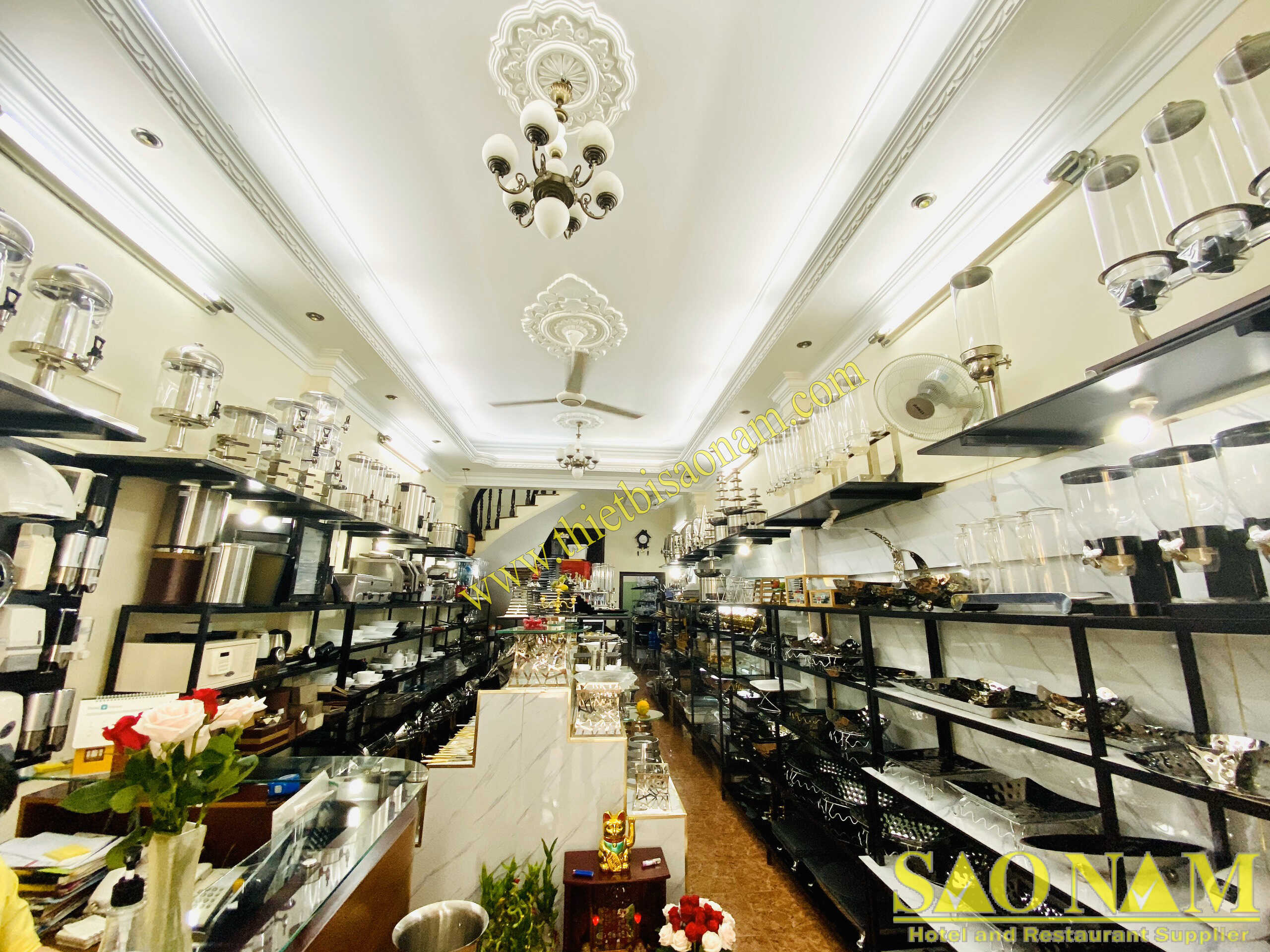 Kinh nghiệm lựa chọn thiết bị khách sạn nhà hàng giá rẻ, phù hợp ngân sách Showroom Sao Nam - Thiết Bị Nhà Hàng
