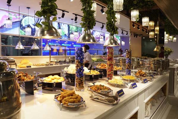 Những lưu ý mua dụng cụ tiệc buffet setup quầy line buffet