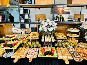 Khay trưng bày thức ăn buffet giá rẻ